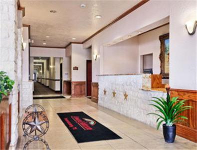 Hill Country Hotel 2*