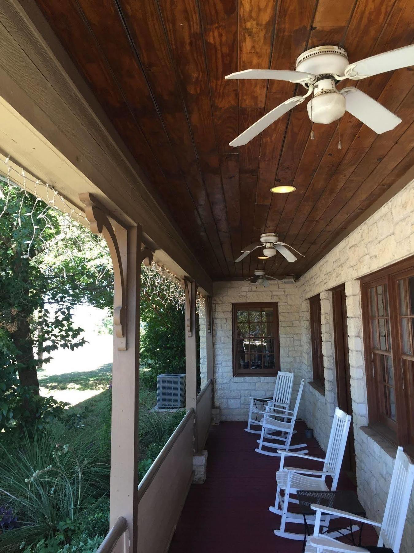Hotel Hill Country 2*